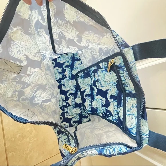Lilly Pulitzer Chic Blue Elephant Pattern Nylon Tote Packable Travel Beach - Picture 3 of 12
